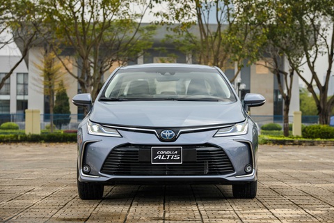 Người dùng Việt tranh cãi về Toyota Corolla Altis mới: Người khen hết lời, kẻ chê mất chất - Ảnh 1. Người dùng Việt tranh cãi về Toyota Corolla Altis mới: Người khen hết lời, kẻ chê mất chất - Ảnh 1.