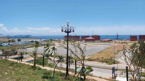 Tăng cường nhập xăng dầu, không trông chờ Nghi Sơn - Ảnh 1. Tăng cường nhập xăng dầu, không trông chờ Nghi Sơn - Ảnh 1.