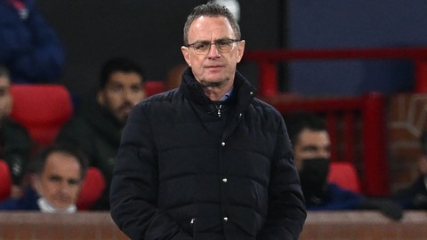 HLV Rangnick: 4 phút bù giờ thật nực cười - Ảnh 1. HLV Rangnick: 4 phút bù giờ thật nực cười - Ảnh 1.
