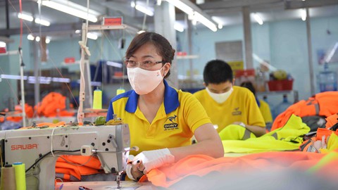 Tăng giờ làm thêm: làm sao hài hòa lợi ích? - Ảnh 1. Tăng giờ làm thêm: làm sao hài hòa lợi ích? - Ảnh 1.
