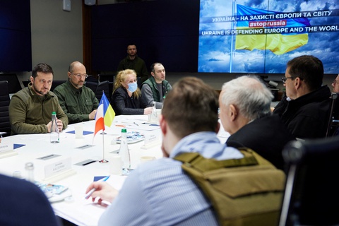 3 thủ tướng Ba Lan, Czech và Slovenia đã gặp ông Zelensky ở Kiev - Ảnh 1. 3 thủ tướng Ba Lan, Czech và Slovenia đã gặp ông Zelensky ở Kiev - Ảnh 1.