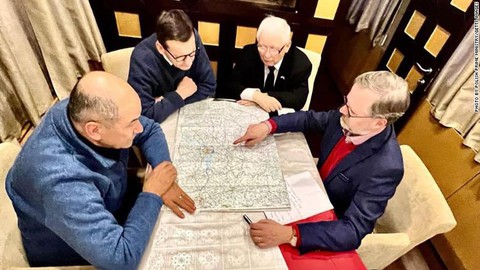 Thủ tướng Ba Lan, Slovenia, Czech đến và rời Ukraine trong 24 giờ như thế nào? - Ảnh 1. Thủ tướng Ba Lan, Slovenia, Czech đến và rời Ukraine trong 24 giờ như thế nào? - Ảnh 1.