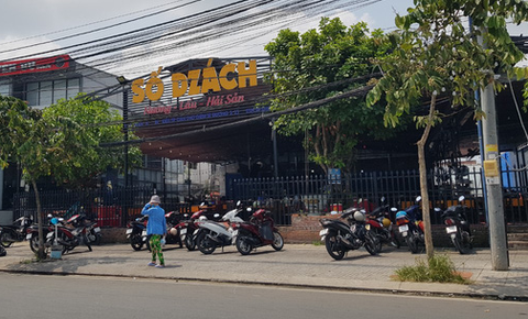 Nhóm thanh niên đâm chém loạn xạ trong quán nhậu - Ảnh 1. Nhóm thanh niên đâm chém loạn xạ trong quán nhậu - Ảnh 1.