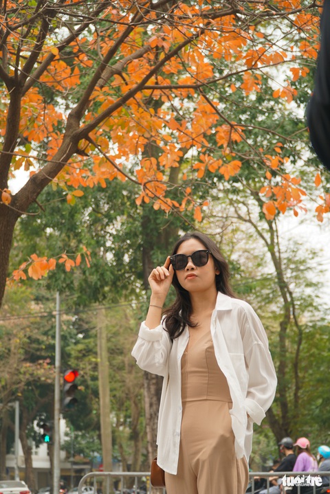 Nam thanh nữ tú xúng xính lên đồ mùa lộc vừng thay lá - Ảnh 7. Nam thanh nữ tú xúng xính lên đồ mùa lộc vừng thay lá - Ảnh 7.