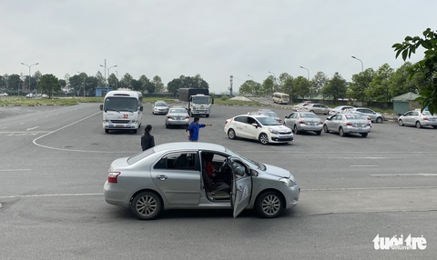 Vì sao người dân Nghệ An, Hà Tĩnh ‘đua nhau’ mua xế hộp? - Ảnh 5. Vì sao người dân Nghệ An, Hà Tĩnh ‘đua nhau’ mua xế hộp? - Ảnh 5.