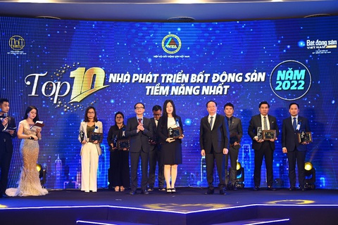 Van Phuc City nhận 2 danh hiệu bất động sản dẫn đầu 2021 - 2022 - Ảnh 3. Van Phuc City nhận 2 danh hiệu bất động sản dẫn đầu 2021 - 2022 - Ảnh 3.