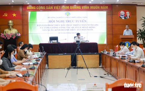 Bộ Nông nghiệp muốn doanh nghiệp không vội tăng giá thức ăn chăn nuôi - Ảnh 1. Bộ Nông nghiệp muốn doanh nghiệp không vội tăng giá thức ăn chăn nuôi - Ảnh 1.