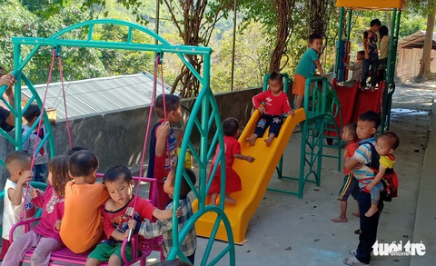 Hàng chục giáo viên mầm non ở vùng cao Thanh Hóa gần 3 tháng không có lương - Ảnh 2. Hàng chục giáo viên mầm non ở vùng cao Thanh Hóa gần 3 tháng không có lương - Ảnh 2.
