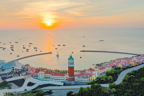 Cầu Hôn Phú Quốc - nơi giao thoa của văn hóa Italia và Việt Nam - Ảnh 1. Cầu Hôn Phú Quốc - nơi giao thoa của văn hóa Italia và Việt Nam - Ảnh 1.