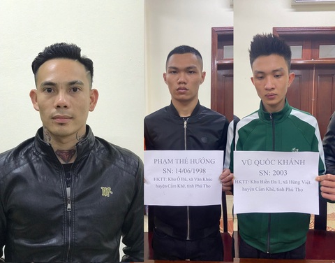 Bắt nhóm côn đồ mang mắm tôm, súng K54 đi đòi nợ - Ảnh 1. Bắt nhóm côn đồ mang mắm tôm, súng K54 đi đòi nợ - Ảnh 1.