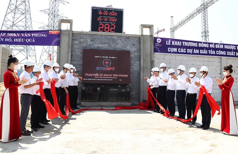 Khai trương đồng hồ đếm ngược thời gian cụm dự án NMNĐ BOT Vân Phong 1 - Ảnh 1. Khai trương đồng hồ đếm ngược thời gian cụm dự án NMNĐ BOT Vân Phong 1 - Ảnh 1.
