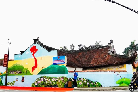 Hải Dương: Khẩn cấp xóa bích họa xâm hại di tích cấp quốc gia từ thời hậu Lê - Ảnh 1. Hải Dương: Khẩn cấp xóa bích họa xâm hại di tích cấp quốc gia từ thời hậu Lê - Ảnh 1.