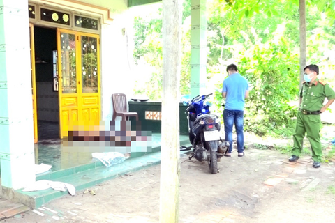 Điều tra vụ người đàn ông bị chém chết trước hiên nhà - Ảnh 1. Điều tra vụ người đàn ông bị chém chết trước hiên nhà - Ảnh 1.