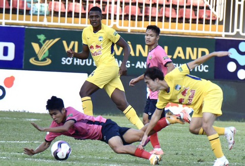 HLV Nguyễn Thành Công: ‘Tôi khâm phục cầu thủ Hồng Lĩnh Hà Tĩnh…” - Ảnh 2. HLV Nguyễn Thành Công: ‘Tôi khâm phục cầu thủ Hồng Lĩnh Hà Tĩnh…” - Ảnh 2.
