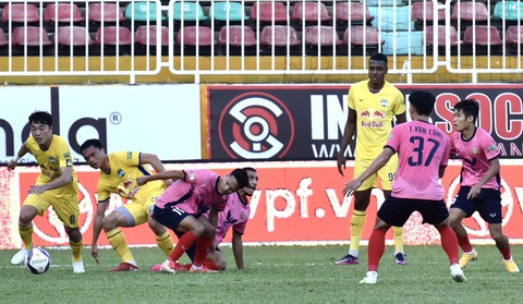 Vòng 2 V-League 2022: Đội bóng phố núi vẫn chưa biết đến chiến thắng - Ảnh 2. Vòng 2 V-League 2022: Đội bóng phố núi vẫn chưa biết đến chiến thắng - Ảnh 2.