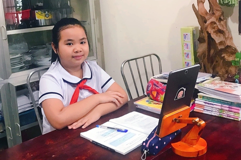Gần 10.000 học sinh Đồng Nai chuyển sang học trực tuyến - Ảnh 1. Gần 10.000 học sinh Đồng Nai chuyển sang học trực tuyến - Ảnh 1.