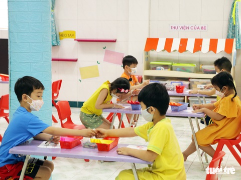 HĐND TP.HCM đến khảo sát, trường học kêu thiếu kinh phí chống dịch - Ảnh 1. HĐND TP.HCM đến khảo sát, trường học kêu thiếu kinh phí chống dịch - Ảnh 1.