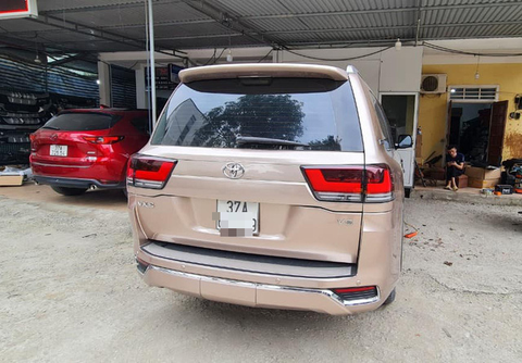 Nghệ An: Chủ xe Toyota Land Cruiser đời cũ chi hàng trăm triệu đồng độ lên đời mới nhất - Ảnh 6. Nghệ An: Chủ xe Toyota Land Cruiser đời cũ chi hàng trăm triệu đồng độ lên đời mới nhất - Ảnh 6.