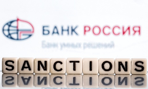 EU công bố 7 ngân hàng Nga bị loại khỏi SWIFT, không có Sberbank - Ảnh 1. EU công bố 7 ngân hàng Nga bị loại khỏi SWIFT, không có Sberbank - Ảnh 1.