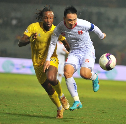 Vòng 2 V-League 2022: Trọng tài làm khán giả Hải Phòng thót tim - Ảnh 2. Vòng 2 V-League 2022: Trọng tài làm khán giả Hải Phòng thót tim - Ảnh 2.