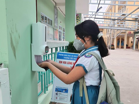 F0 trong trường học tăng, Cà Mau, Bạc Liêu tổ chức học trực tiếp ra sao? - Ảnh 1. F0 trong trường học tăng, Cà Mau, Bạc Liêu tổ chức học trực tiếp ra sao? - Ảnh 1.
