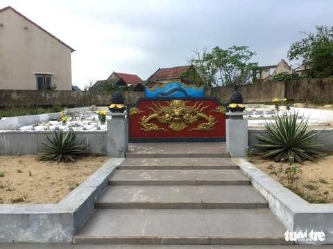 Tục an táng cá voi như người chết của ngư dân Hà Tĩnh - Ảnh 5. Tục an táng cá voi như người chết của ngư dân Hà Tĩnh - Ảnh 5.