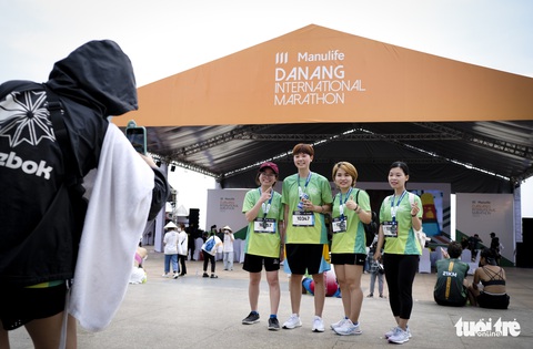 Đông vui Giải marathon quốc tế Đà Nẵng: Nhịp sống đã trở lại bình thường - Ảnh 7. Đông vui Giải marathon quốc tế Đà Nẵng: Nhịp sống đã trở lại bình thường - Ảnh 7.