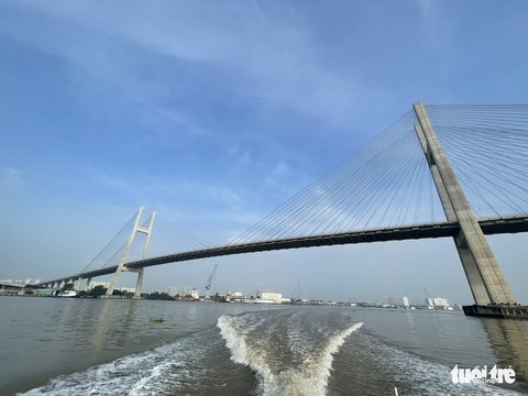 Các nhà khoa học khảo sát dọc sông Sài Gòn - Đồng Nai tìm cách phát triển du lịch đường sông - Ảnh 1. Các nhà khoa học khảo sát dọc sông Sài Gòn - Đồng Nai tìm cách phát triển du lịch đường sông - Ảnh 1.