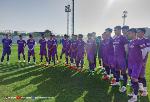 U23 Việt Nam tập buổi đầu tiên tại UAE, chờ đấu U23 Iraq và U23 Croatia - Ảnh 2. U23 Việt Nam tập buổi đầu tiên tại UAE, chờ đấu U23 Iraq và U23 Croatia - Ảnh 2.