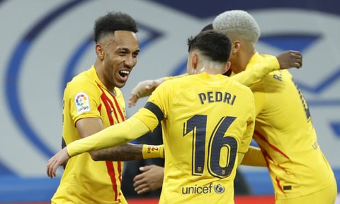 Real Madrid thảm bại 0-4 trước Barcelona ở Bernabeu - Ảnh 2. Real Madrid thảm bại 0-4 trước Barcelona ở Bernabeu - Ảnh 2.
