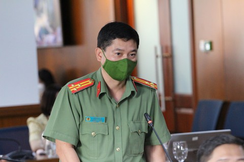 TP.HCM lập chuyên án điều tra quấy rối tình dục trên xe buýt - Ảnh 2. TP.HCM lập chuyên án điều tra quấy rối tình dục trên xe buýt - Ảnh 2.