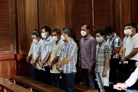 Hoãn phiên tòa cựu đội phó Đội cảnh sát hình sự quận Tân Phú bảo kê đánh bạc - Ảnh 1. Hoãn phiên tòa cựu đội phó Đội cảnh sát hình sự quận Tân Phú bảo kê đánh bạc - Ảnh 1.