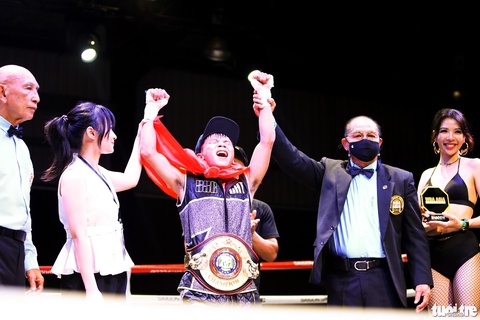 Lê Hữu Toàn giúp boxing Việt Nam có lần thứ 3 giữ đai vô địch châu Á - Ảnh 8. Lê Hữu Toàn giúp boxing Việt Nam có lần thứ 3 giữ đai vô địch châu Á - Ảnh 8.