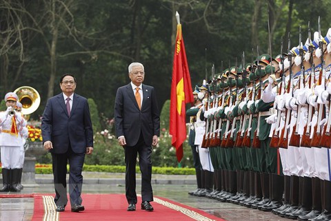 Thủ tướng Phạm Minh Chính chủ trì lễ đón Thủ tướng Malaysia - Ảnh 1. Thủ tướng Phạm Minh Chính chủ trì lễ đón Thủ tướng Malaysia - Ảnh 1.