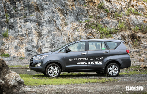 Toyota Innova - Cựu vương thoái lui tại Việt Nam - Ảnh 1. Toyota Innova - Cựu vương thoái lui tại Việt Nam - Ảnh 1.
