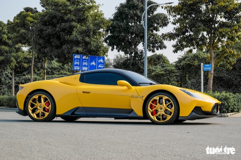 Khám phá Maserati MC20 mạ vàng độc nhất Việt Nam: Chi phí hơn 2 tỉ đồng, thi công 1.000 giờ - Ảnh 4. Khám phá Maserati MC20 mạ vàng độc nhất Việt Nam: Chi phí hơn 2 tỉ đồng, thi công 1.000 giờ - Ảnh 4.