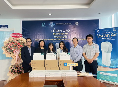 Lễ bàn giao máy siêu âm bỏ túi Vscan Air cho dự án VSUM - Ảnh 1. Lễ bàn giao máy siêu âm bỏ túi Vscan Air cho dự án VSUM - Ảnh 1.