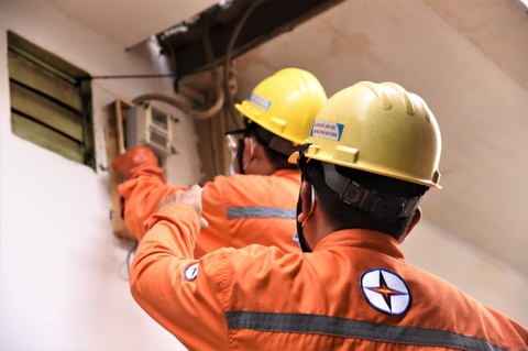 EVNHCMC đẩy mạnh tiết kiệm điện - Ảnh 1. EVNHCMC đẩy mạnh tiết kiệm điện - Ảnh 1.