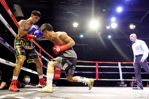 Lê Hữu Toàn giúp boxing Việt Nam có lần thứ 3 giữ đai vô địch châu Á - Ảnh 6. Lê Hữu Toàn giúp boxing Việt Nam có lần thứ 3 giữ đai vô địch châu Á - Ảnh 6.