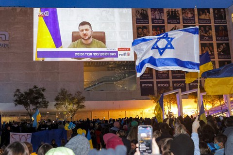 Tổng thống Ukraine đề xuất gặp ông Putin ở Jerusalem - Ảnh 1. Tổng thống Ukraine đề xuất gặp ông Putin ở Jerusalem - Ảnh 1.