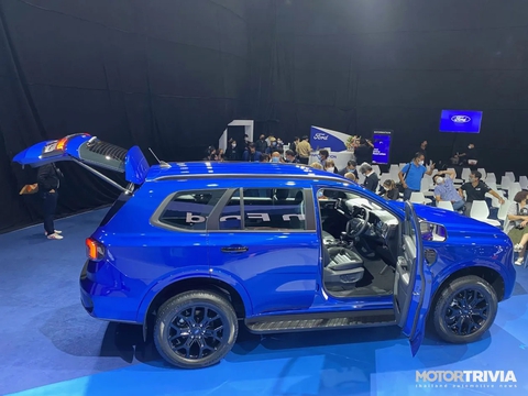Cận cảnh Ford Ranger và Everest 2023 vừa ra mắt Thái Lan, về Việt Nam cuối năm nay - Ảnh 12. Cận cảnh Ford Ranger và Everest 2023 vừa ra mắt Thái Lan, về Việt Nam cuối năm nay - Ảnh 12.
