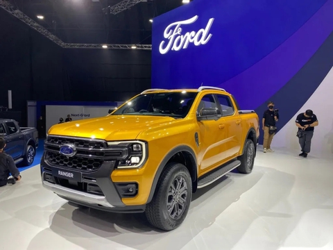 Cận cảnh Ford Ranger và Everest 2023 vừa ra mắt Thái Lan, về Việt Nam cuối năm nay - Ảnh 2. Cận cảnh Ford Ranger và Everest 2023 vừa ra mắt Thái Lan, về Việt Nam cuối năm nay - Ảnh 2.