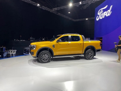 Cận cảnh Ford Ranger và Everest 2023 vừa ra mắt Thái Lan, về Việt Nam cuối năm nay - Ảnh 5. Cận cảnh Ford Ranger và Everest 2023 vừa ra mắt Thái Lan, về Việt Nam cuối năm nay - Ảnh 5.