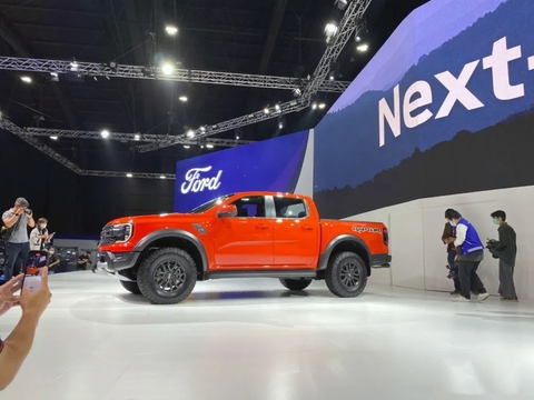 Cận cảnh Ford Ranger và Everest 2023 vừa ra mắt Thái Lan, về Việt Nam cuối năm nay - Ảnh 7. Cận cảnh Ford Ranger và Everest 2023 vừa ra mắt Thái Lan, về Việt Nam cuối năm nay - Ảnh 7.