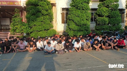 Truy tố 12 thanh niên tổ chức đua xe trái phép để mừng sinh nhật - Ảnh 2. Truy tố 12 thanh niên tổ chức đua xe trái phép để mừng sinh nhật - Ảnh 2.