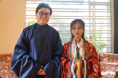 ‘Các cụ đã chọn mình theo ngành cổ phục’ - Ảnh 1. ‘Các cụ đã chọn mình theo ngành cổ phục’ - Ảnh 1.