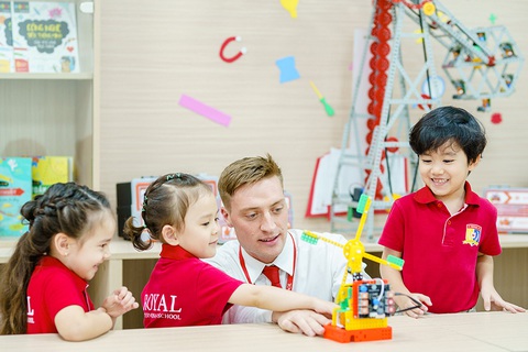 Royal School tổ chức kiểm tra đánh giá năng lực đầu vào đợt 1 năm 2022 - Ảnh 5. Royal School tổ chức kiểm tra đánh giá năng lực đầu vào đợt 1 năm 2022 - Ảnh 5.