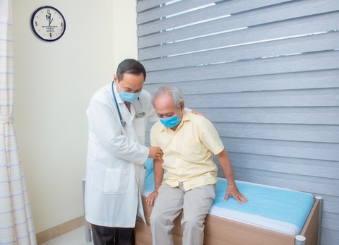 Tiêm Evusheld ngừa COVID-19 tại Việt Nam - Ảnh 1. Tiêm Evusheld ngừa COVID-19 tại Việt Nam - Ảnh 1.