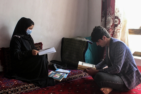Taliban cho phép nữ sinh cấp 2 đến trường rồi đổi ý sau vài giờ - Ảnh 1. Taliban cho phép nữ sinh cấp 2 đến trường rồi đổi ý sau vài giờ - Ảnh 1.