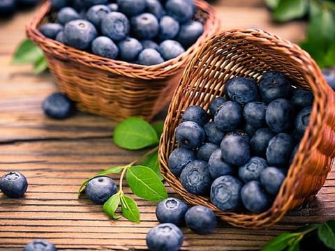 Chuẩn bị gì để nâng cao sức khỏe, giữ an toàn cho bản thân, gia đình trong mùa dịch? - Ảnh 1. Chuẩn bị gì để nâng cao sức khỏe, giữ an toàn cho bản thân, gia đình trong mùa dịch? - Ảnh 1.